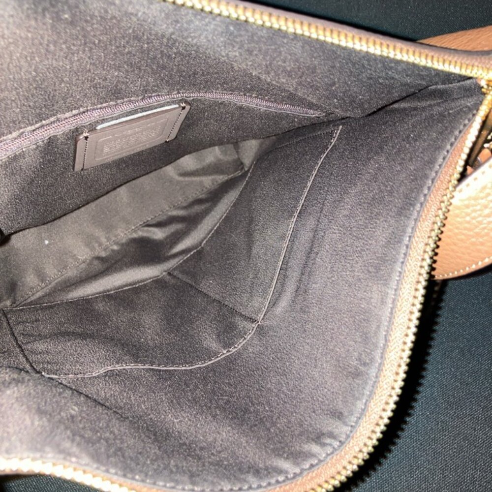 Coach Val Duffle Bag - Picture 4 of 7